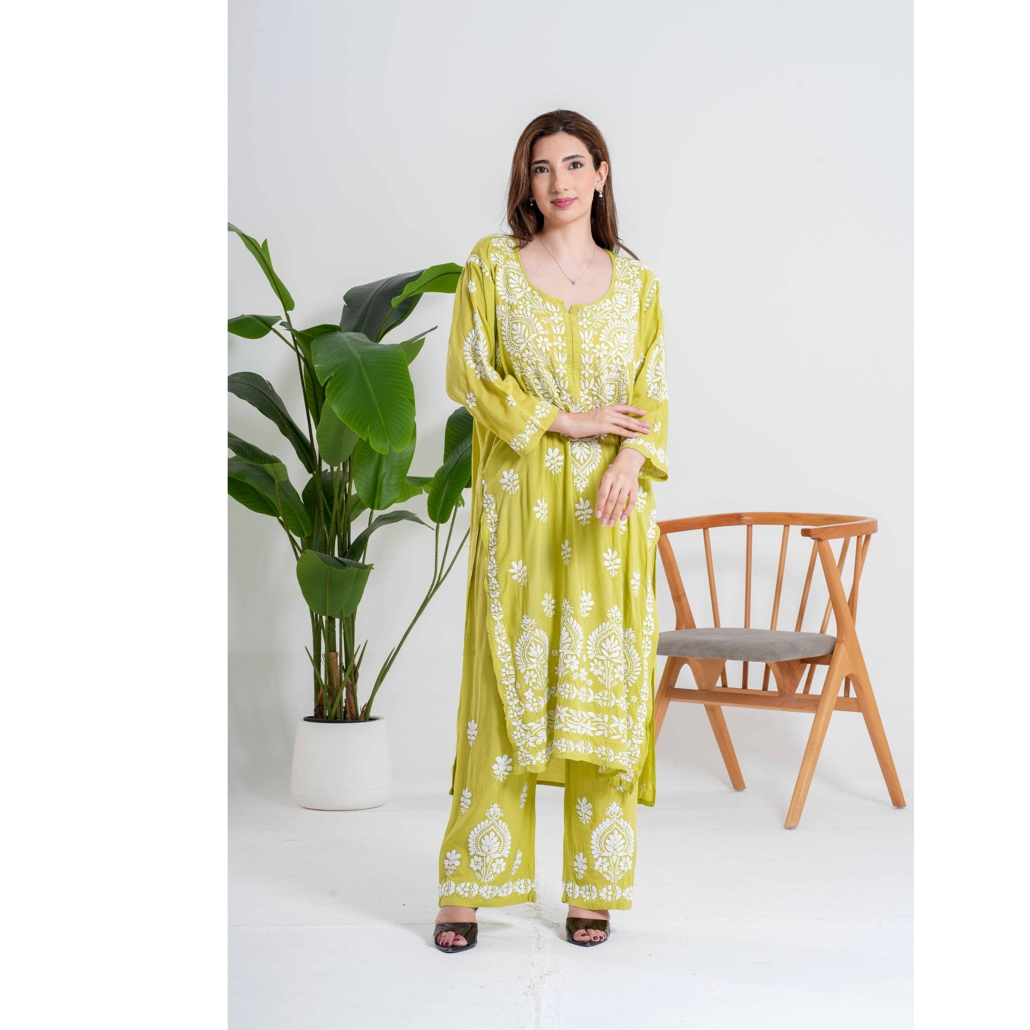 Zaitoon Saaz Olive Green Handcrafted Chikankari Set