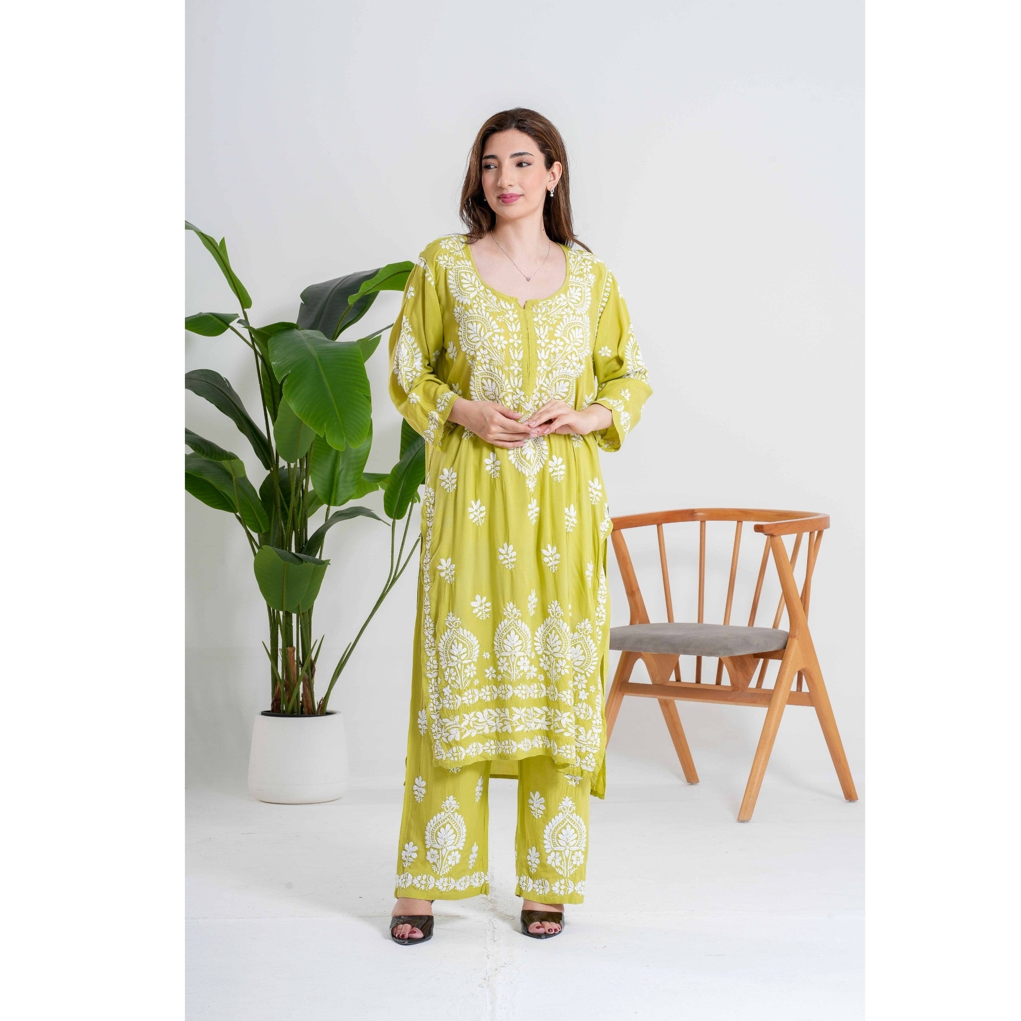 Zaitoon Saaz Olive Green Handcrafted Chikankari Set