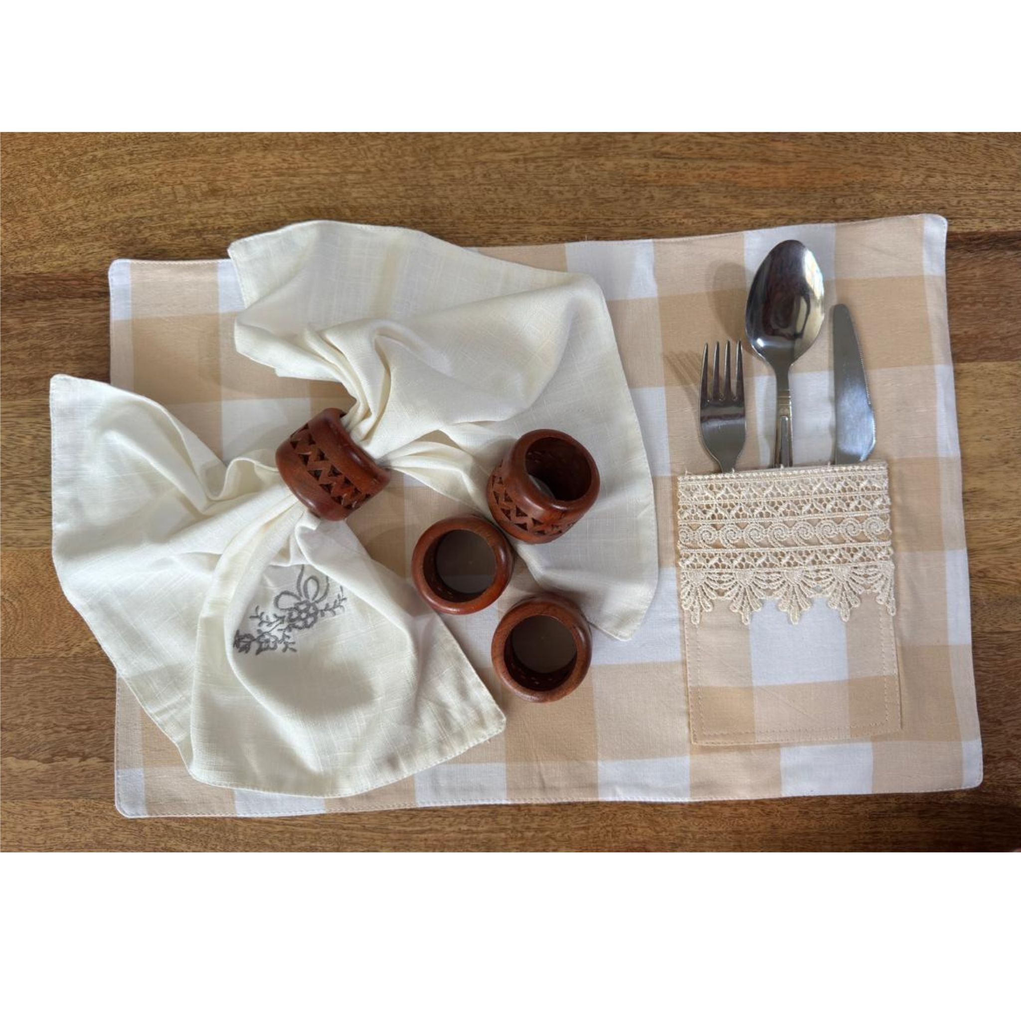 Hand-Carved Geometric Wooden Napkin Ring – Reddish Brown Finish