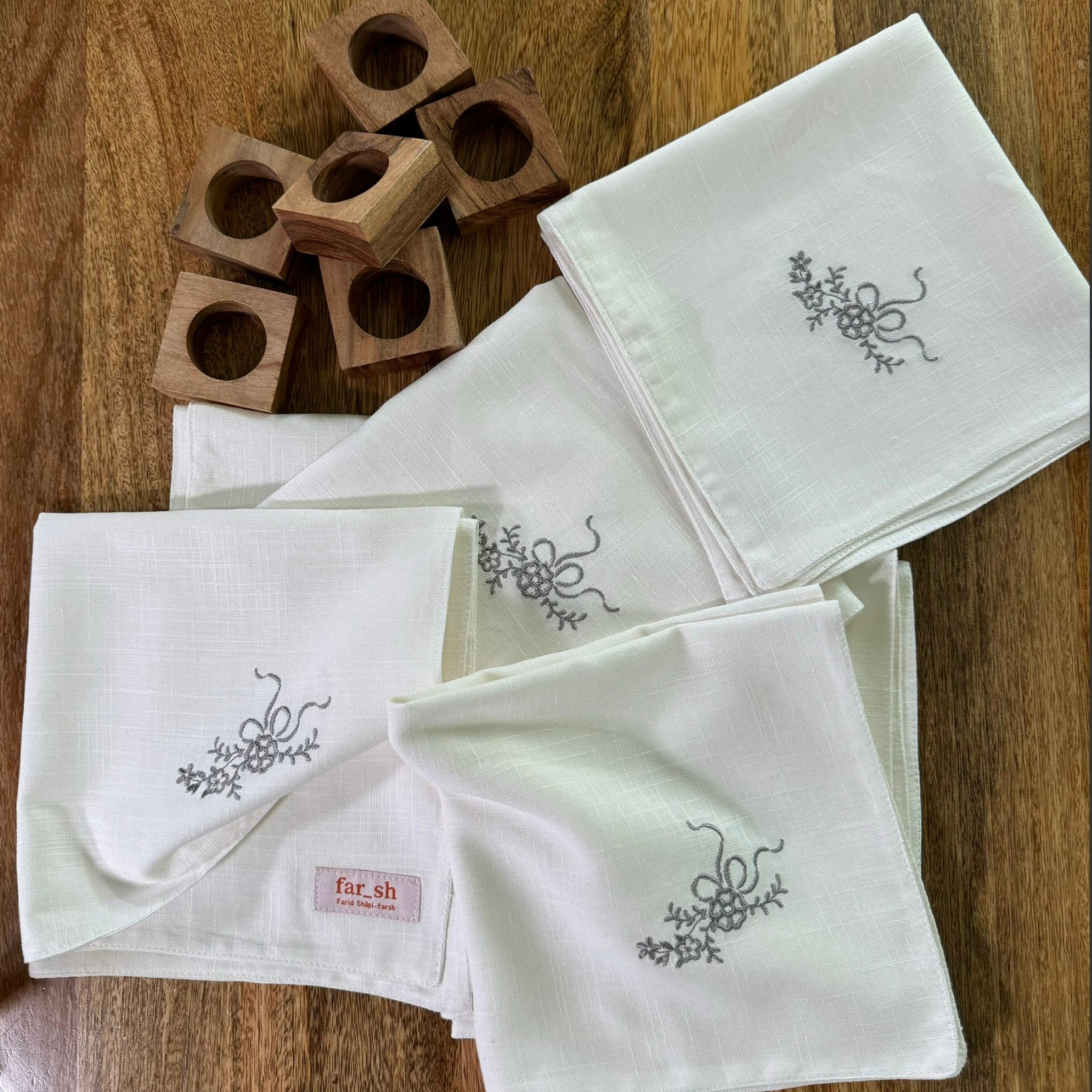 Laced Check Table Decor set of 6