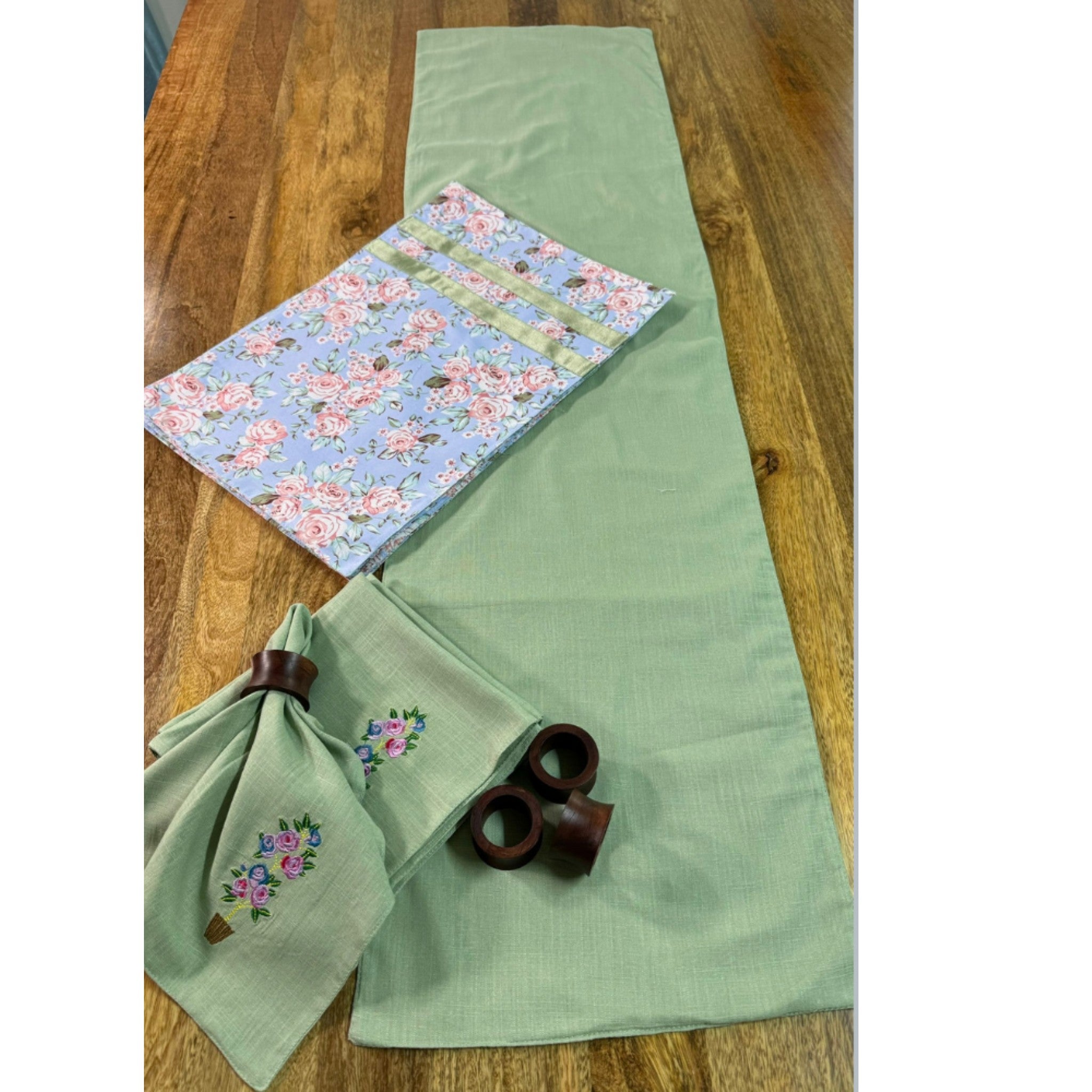 Melange Green Table Decor Set of 4